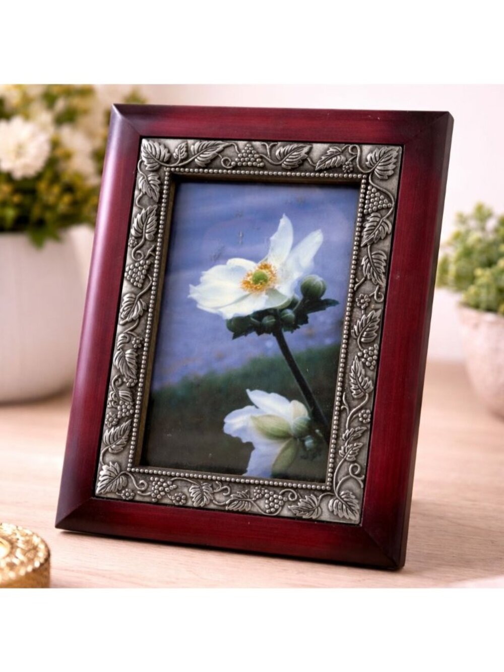 Ornate Vintage Wooden Picture Frame With Embossed Metal Floral‎ Detail 7"x5"
